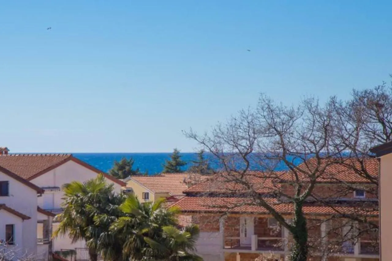 פורץ Lovely Place For Holiday 0*,